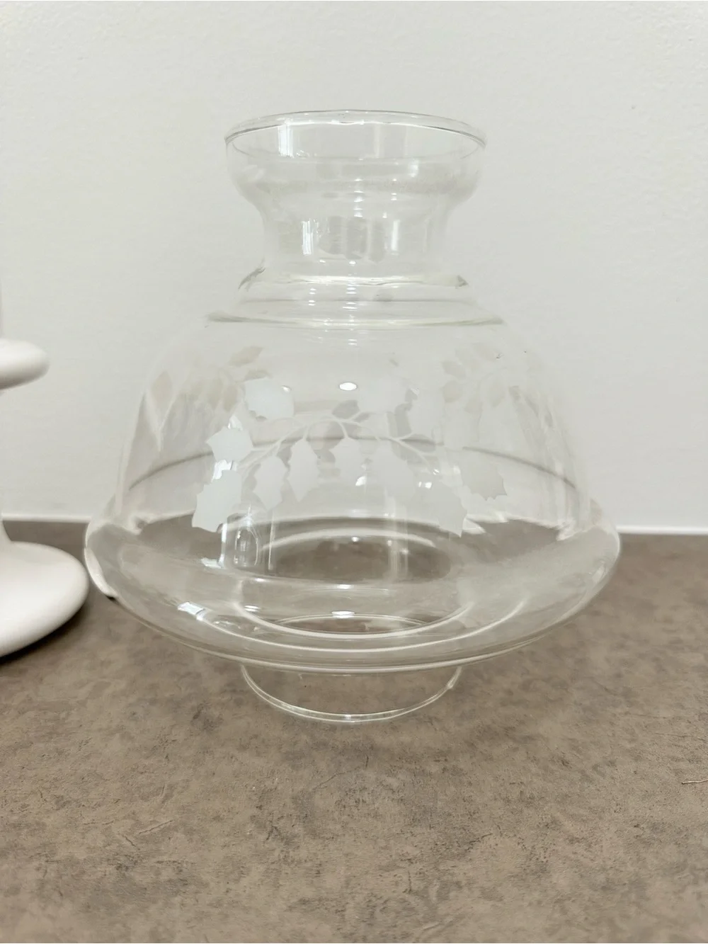 Vintage Style Glass Hurricane Candle Fairy Lamp White Base Simple Leaf Design